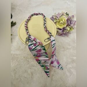 🛍️2/$30 silver bag chain strap w/Pink multi flower Scarf Strap